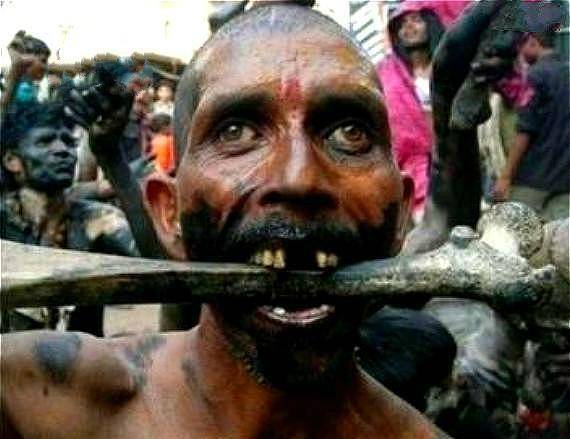 最奇葩的习俗:印度恒河食腐族,一生以食腐肉为乐,平均寿命50岁_遗体