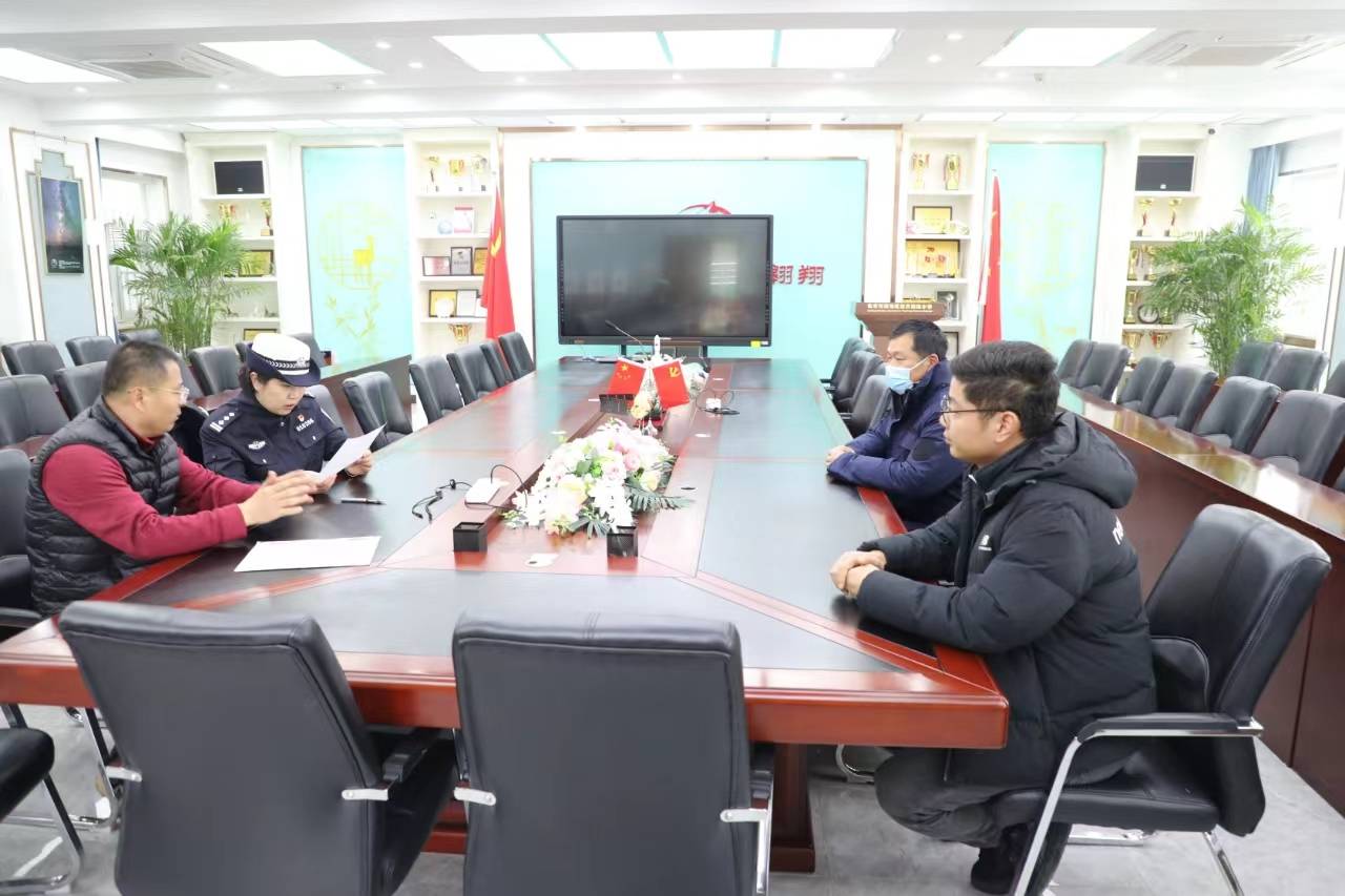 海淀交警深入育英学校,育英中学, 航天图强小学进行走访检查_工作