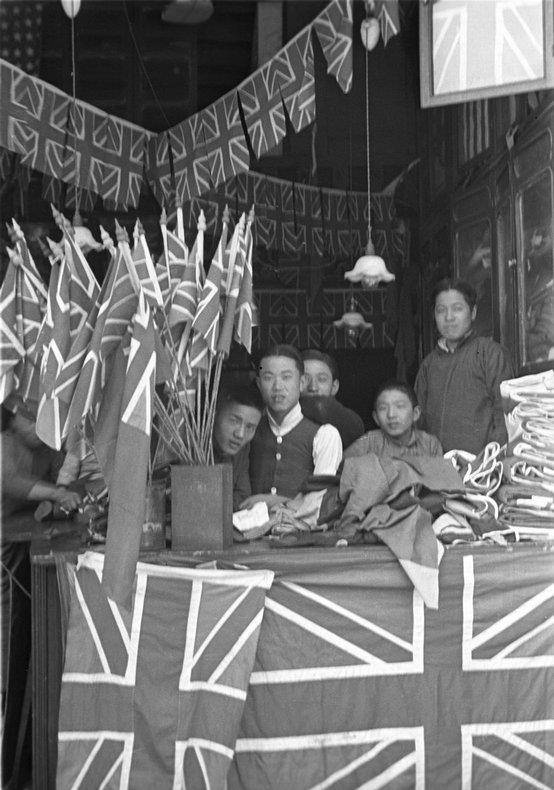 原创老照片淞沪会战期间的上海百姓生活