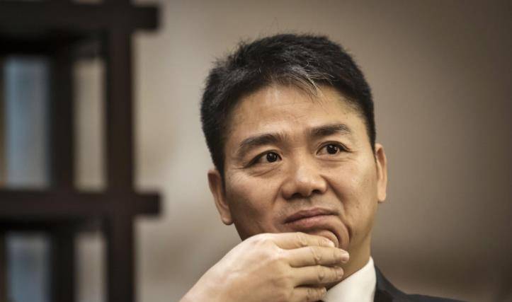 重庆残疾小伙,卖白糕成亿万富翁,宠爱妻子17年,却命丧老婆之手_汪显东