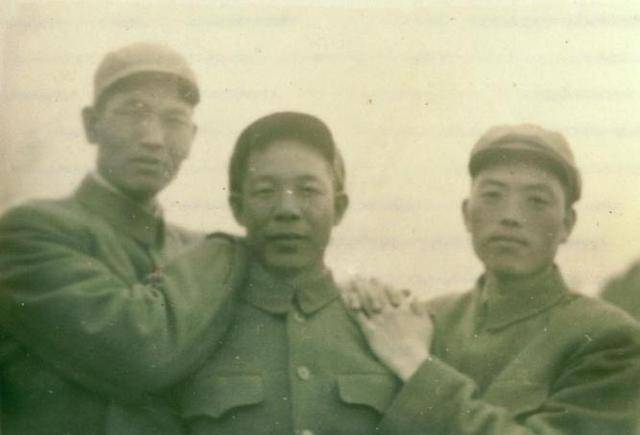 庞克_部队_团团长