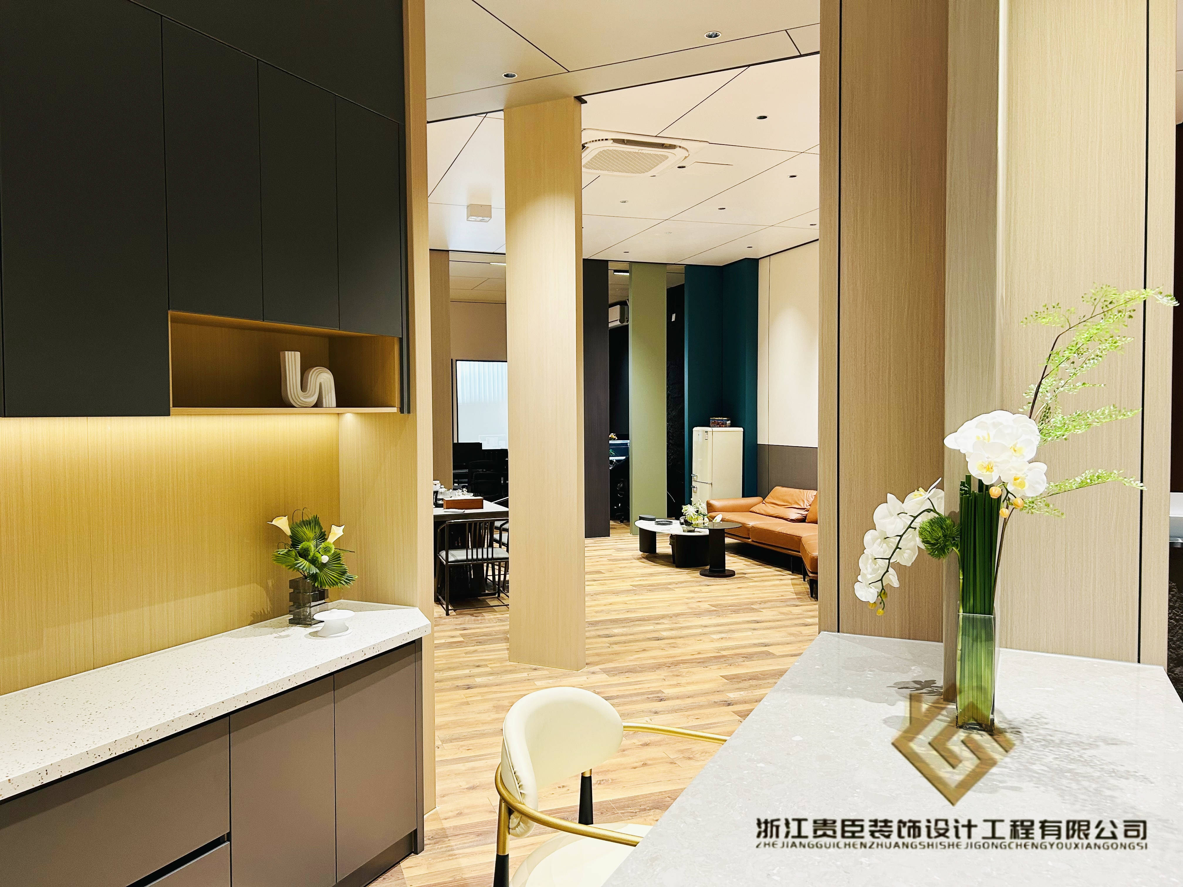 集建筑设计,室内装饰,工程管理等综合服务为一体的专业化装饰设计公司