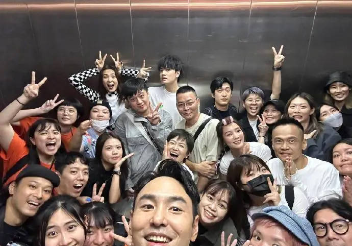 阮经天晒《周处除三害》剧组合照:最好的一群人,谢谢你们