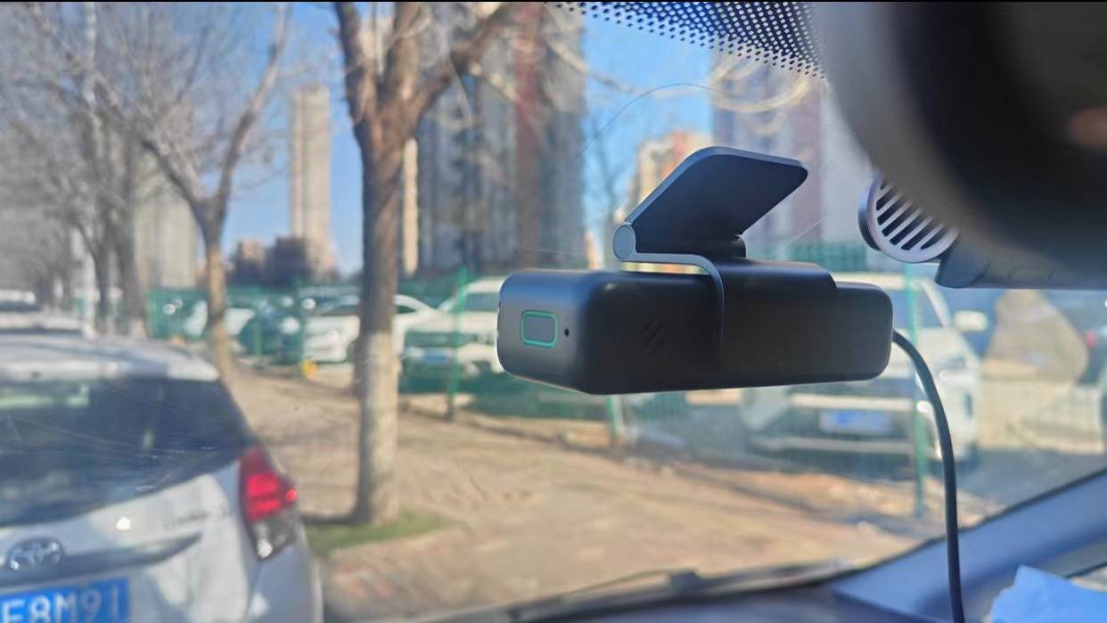 支持4g网联4k分辨率70迈m800智能行车记录仪体验