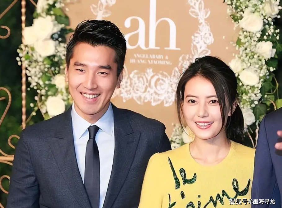 原创高圆圆赵又廷结婚10年感情依旧带女儿回台探亲街头忍不住接吻