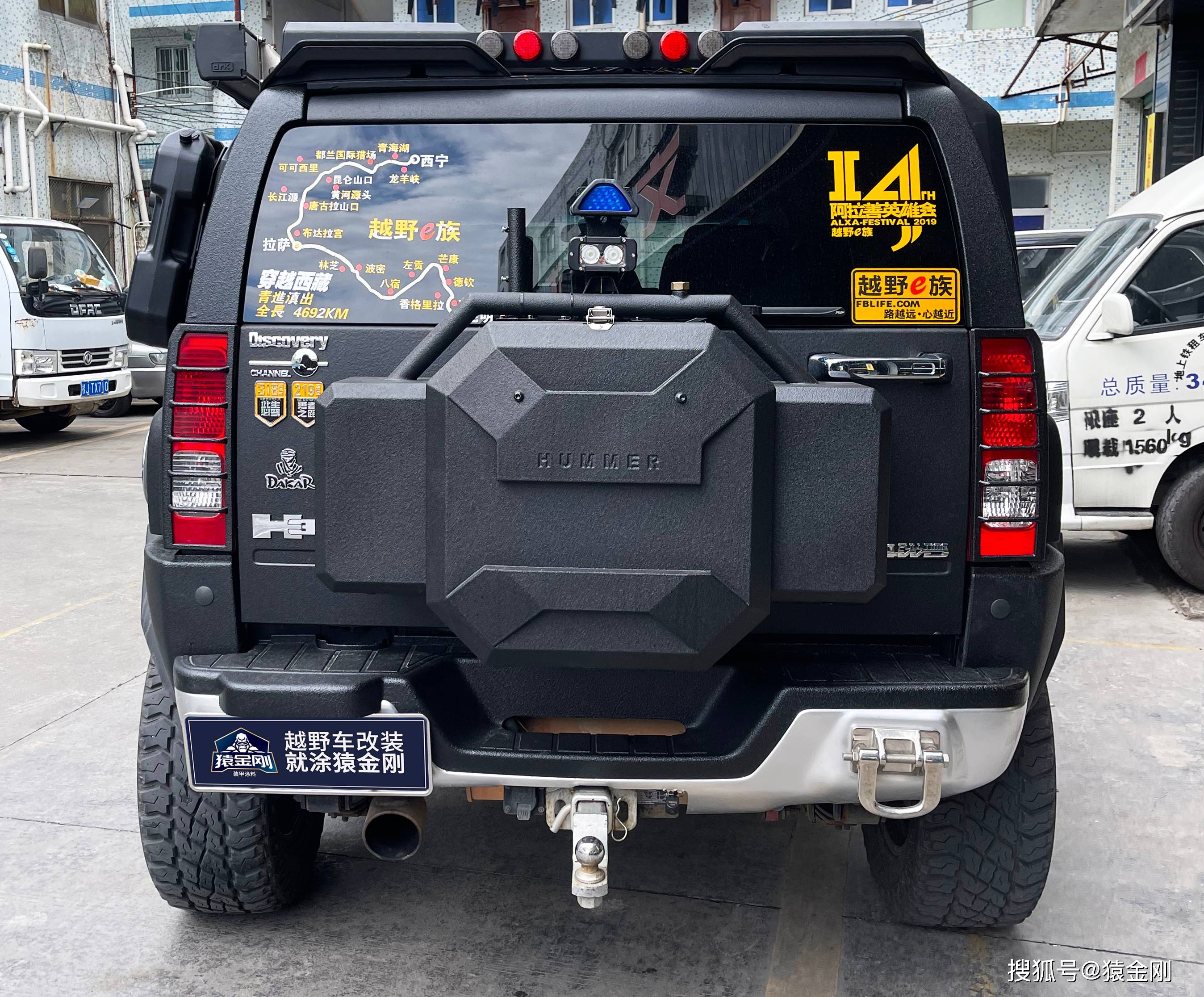 悍马H3防护改装，整车喷涂防爆装甲涂层增强防护