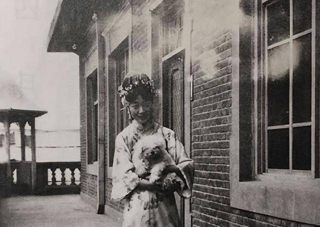 婉容被溥仪关在"猪圈"10年,被救时她说的一句话让人心酸不已_生活