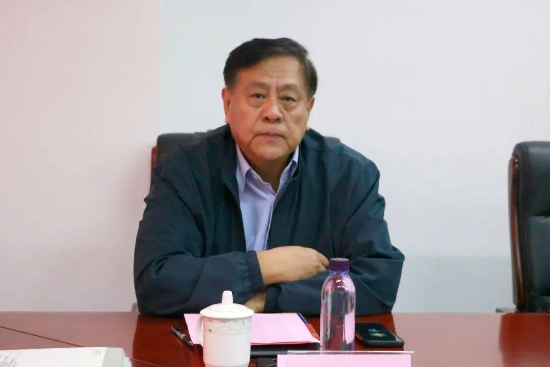 支持民营企业发展座谈会暨军民融合报告会在易智时代举行