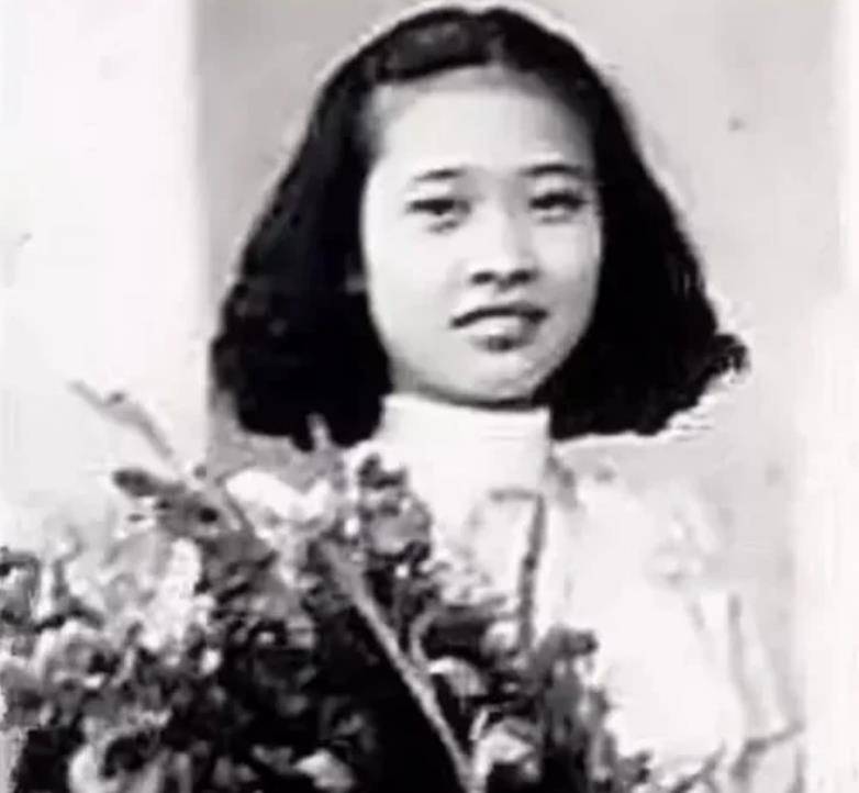 原创富二代飞行员陈怀民22岁与敌撞机牺牲女友殉情母亲哭瞎眼睛