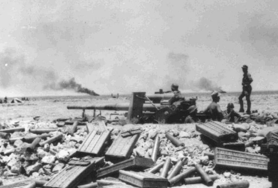 原创娃娃脸列兵击杀24辆英军坦克隆美尔推荐他获得最高荣誉