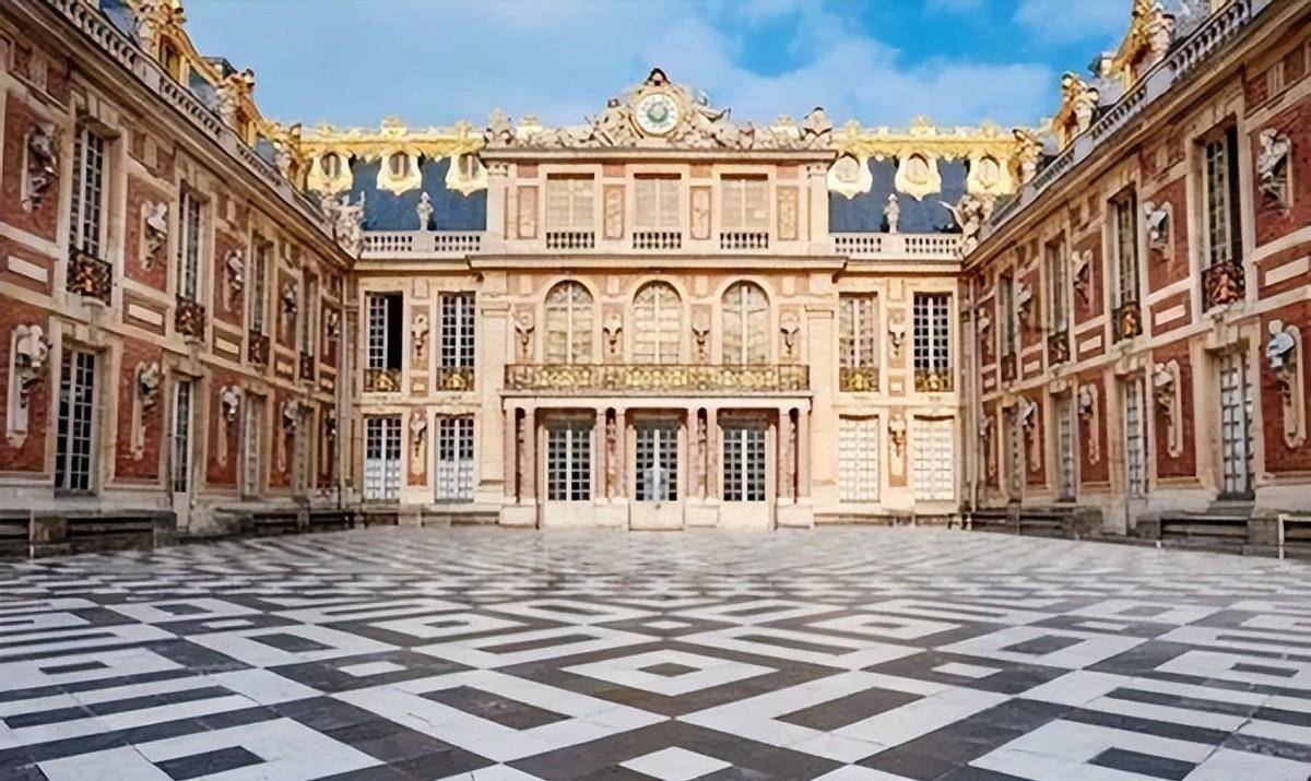 原创路易十四活了77年只洗过几次澡其情妇回忆十米外臭气熏天