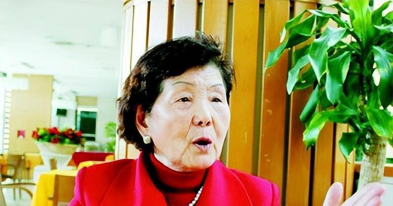 80年代女首富吴胜明被判死刑出狱后扫厕所81岁身价过千万