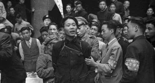 原创美国记者曝光一批老照片即将被枪毙的地下党脸上却露出了笑容