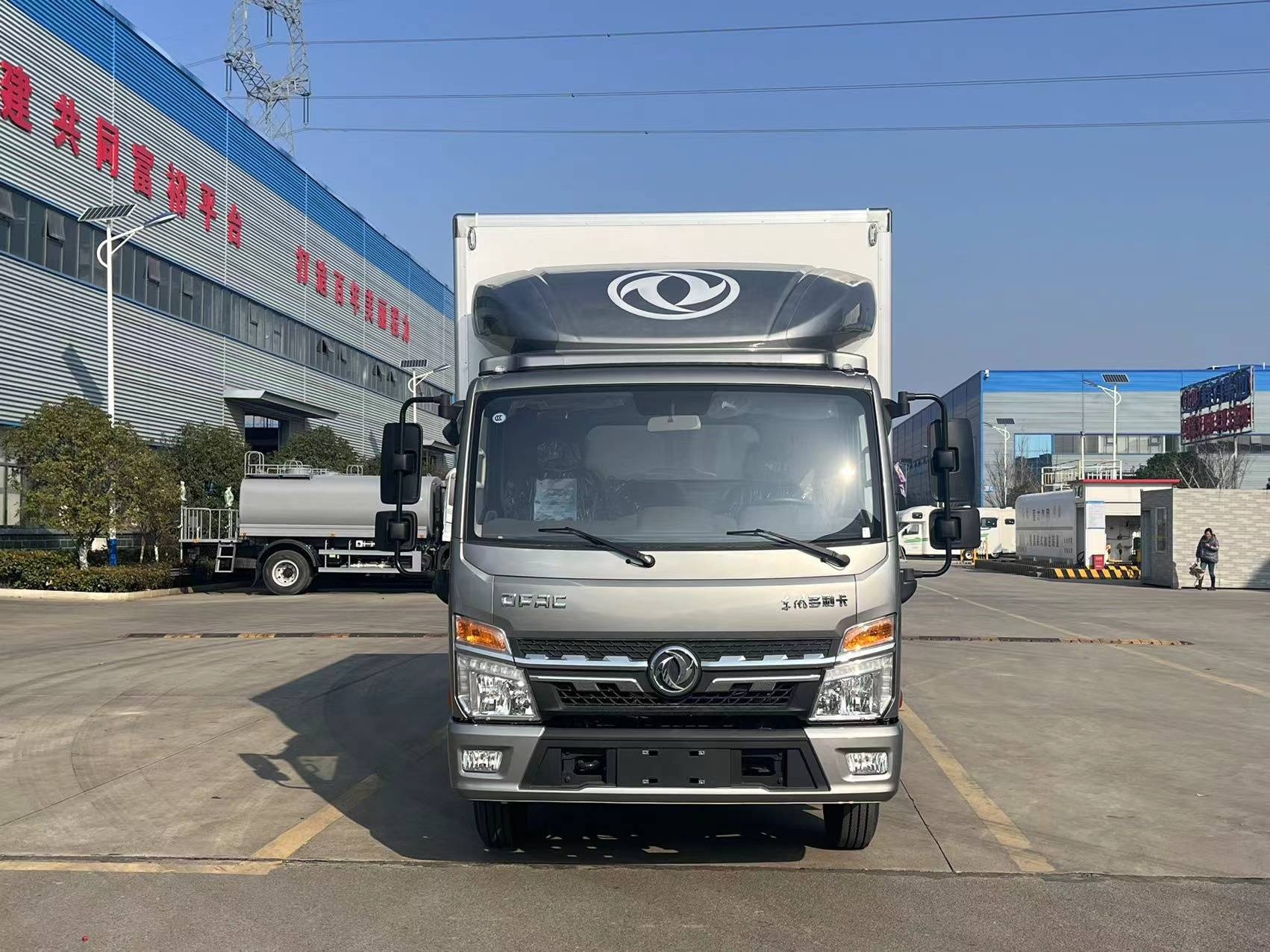 东风多利卡冷藏车4.2米