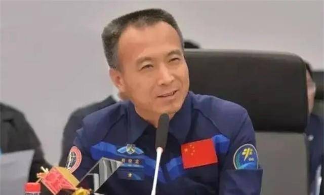 航天英雄费俊龙的妻子,因一个细节爱上丈夫,为他放弃北京户口_王洁_军