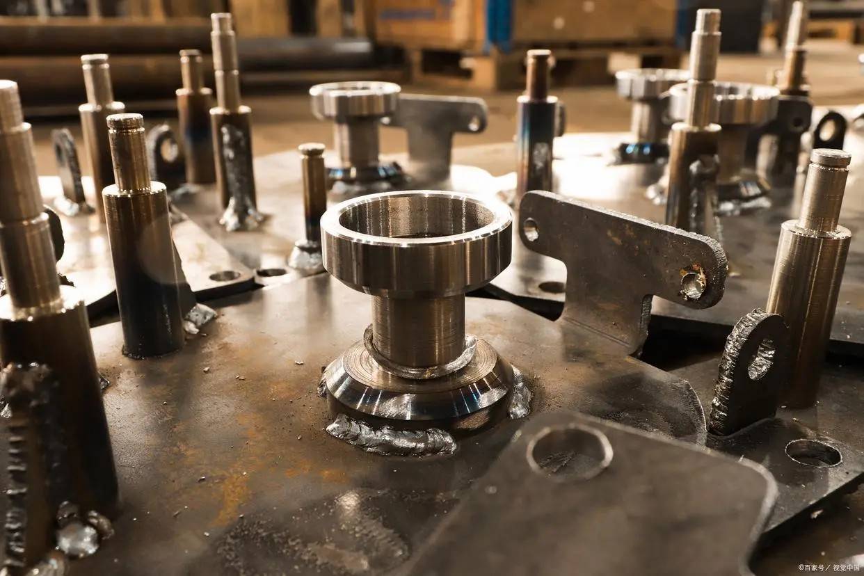 轴瓦材料是一种在发动机曲轴上使用的轴承,旨在降低摩擦和减少阻力.