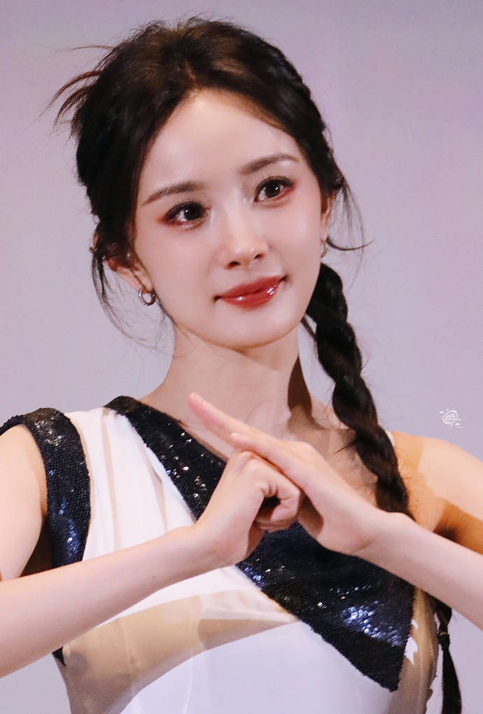 杨幂起诉贸易行侵权杨幂维权案件将开庭