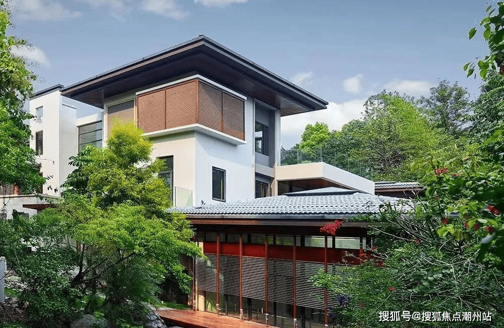 金侨岭南院,恰是承载着岭南园林与建筑的文脉赓续,融入现代生活的精髓