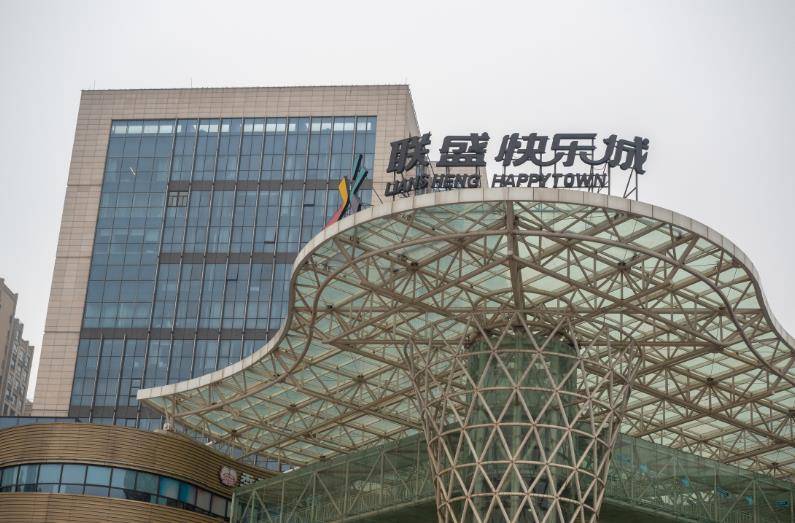 江西"严老咪":家贫辍学靠搞"暗杀"上位,垄断采砂20年赚50亿_严茂华