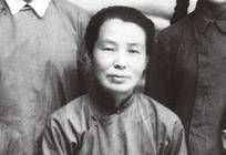 松年妻子窦珩光是个和善的女子,她对继母潘兰珍也很尊重,平日里,她