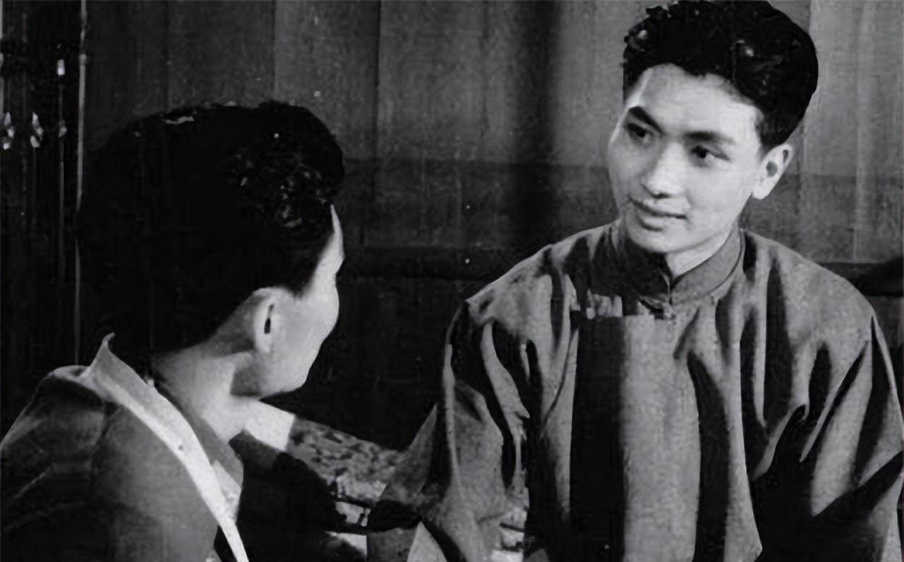 原创49年风筝原型被捕毛人凤画圈准备将其处决他奇迹逃生