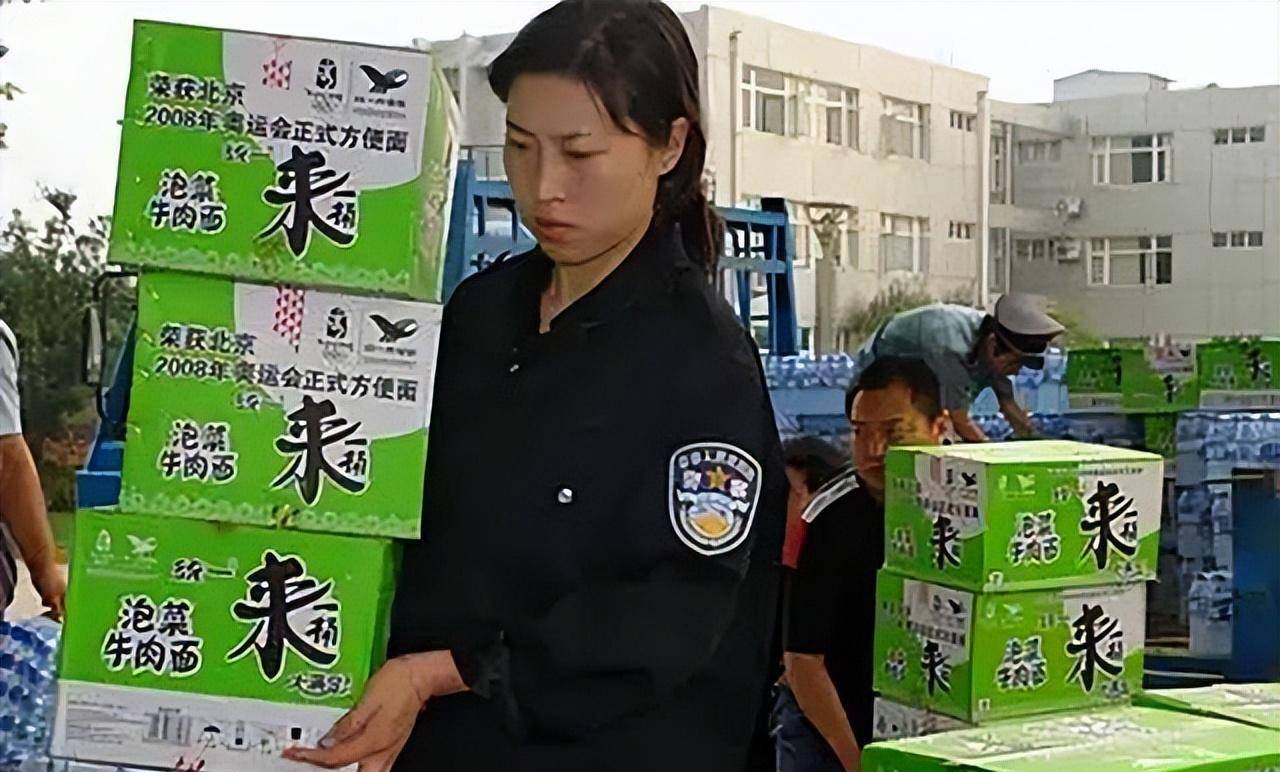 原创英模蒋敏汶川地震失去10位亲人今拒绝告诉儿子愧对英雄称号