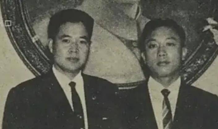 1965年李显斌驾机叛逃获280万奖金迎娶特工26年后回乡被捕