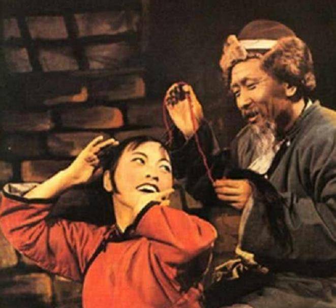 《白毛女》:杨白劳违约欠债不还,为啥挨骂的却是地主黄世仁?