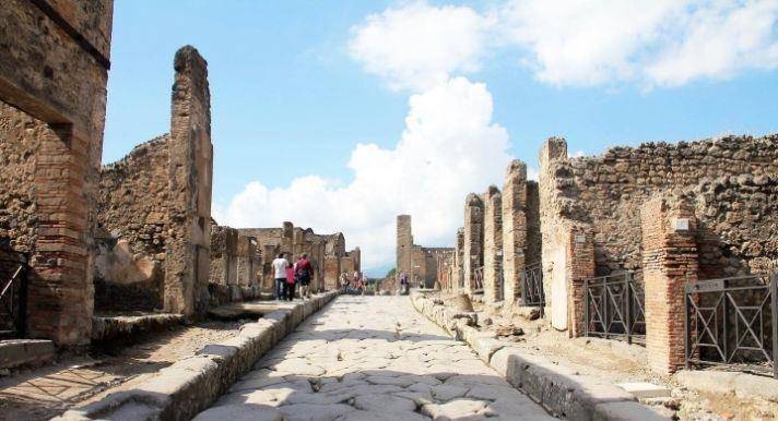 庞贝古城一夜消失, 考古发掘270年, 无数居民变水泥壳木乃伊!_意大利_