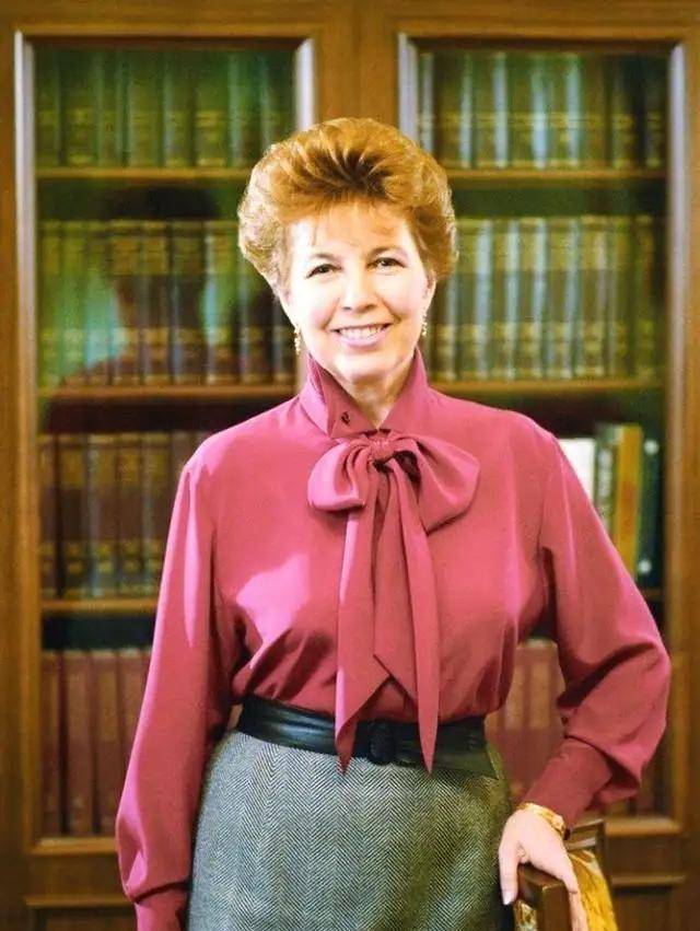 1999年妻子病逝戈尔巴乔夫悲痛自责我为何不能挽救她的生命