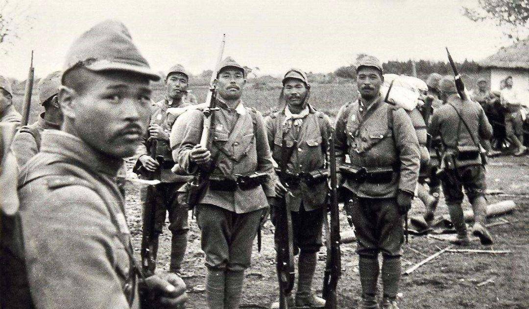 东北百万野战军武器从何而来刘亚楼用粮食跟苏联换枪炮扯淡