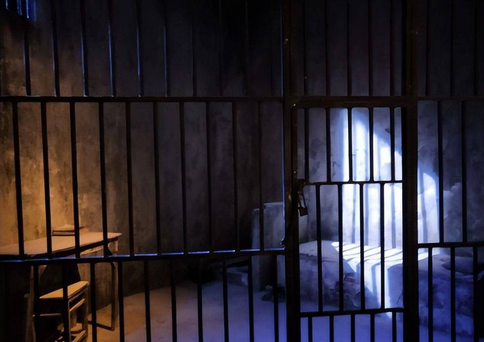 原创看押方志敏的监狱长被调查拿出一张纸条后副省长请你帮个忙