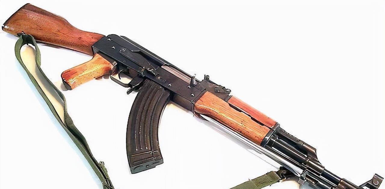 庞国兴战斗小组装备两支56式冲锋枪,两支56式半自动步枪,相较于印军