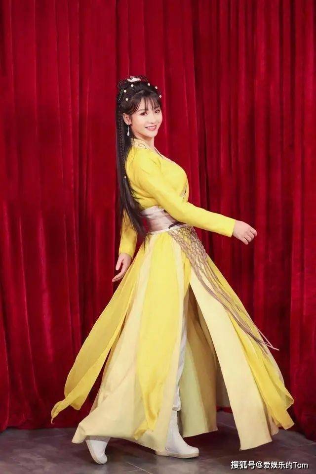 柳岩是众所周知的明星,深受广大观众喜爱.