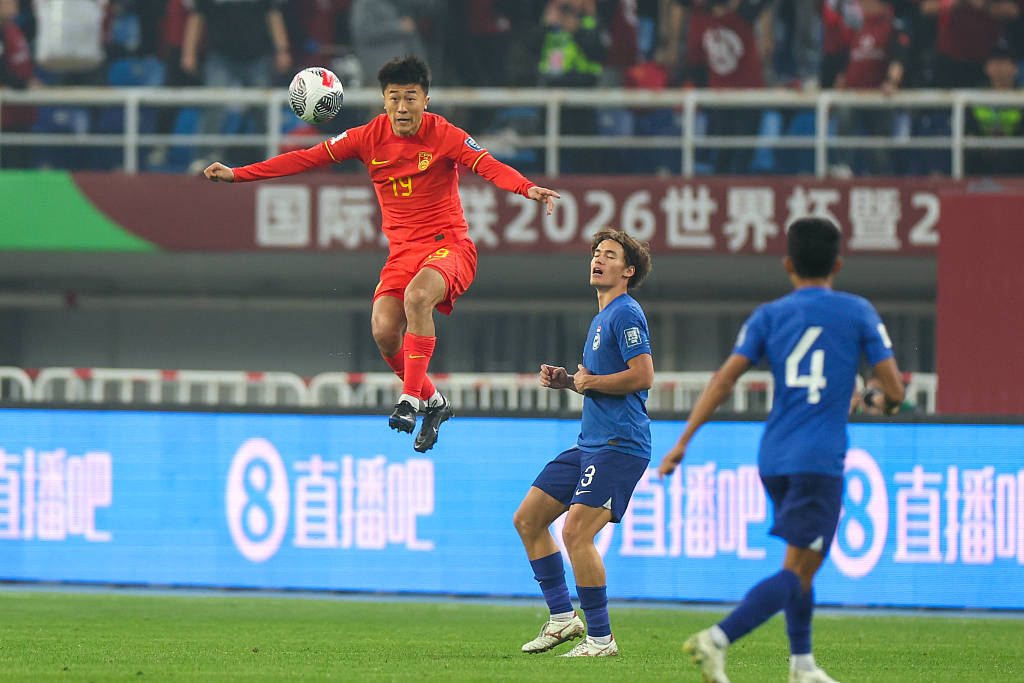 让人气愤国足41新加坡央视解说怒批29岁泰山悍将