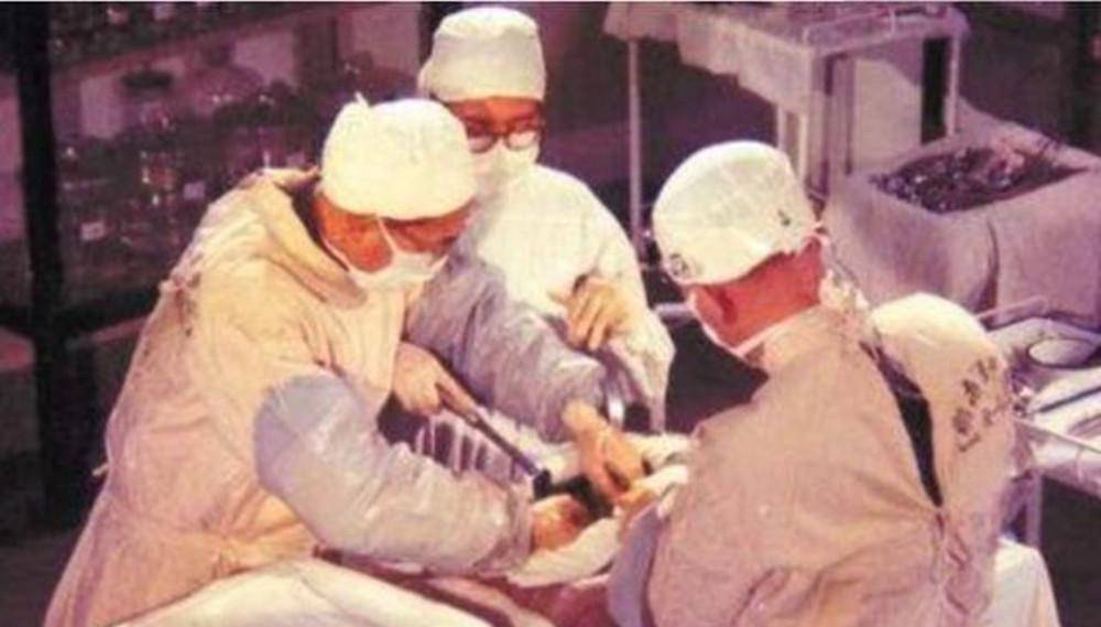 工作人员再次对凌惠平的内脏进行了检查,可结果与第一次一样,内脏保存