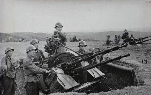 涌现出了尖刀七连,坚守英雄连,攻坚英雄连等英雄部队和刘四虎,黄仲虎