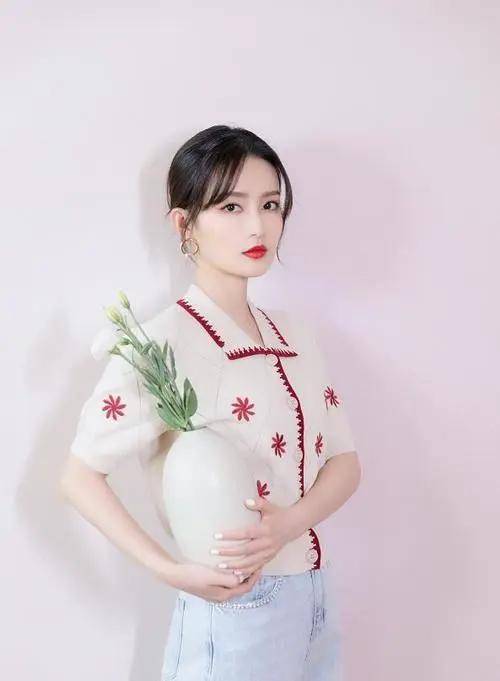 原创夜空中最亮的星佟丽娅与李沁泉州同框闪耀瞬间