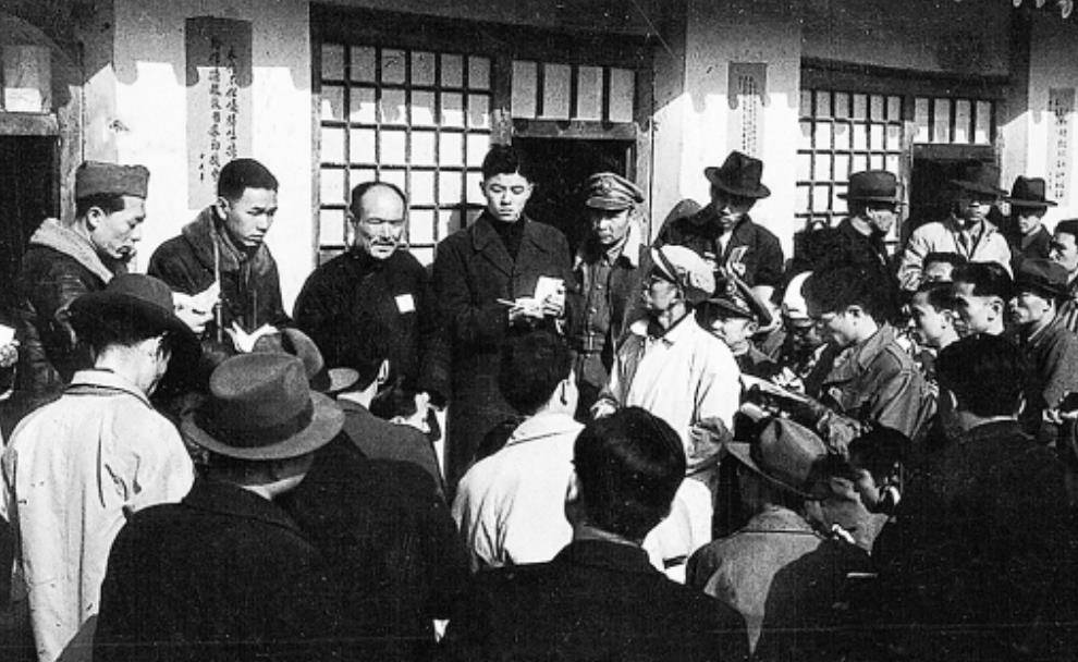 原创保密局少将潜入起义部队当营长却被伙夫告发搜出十九个特务