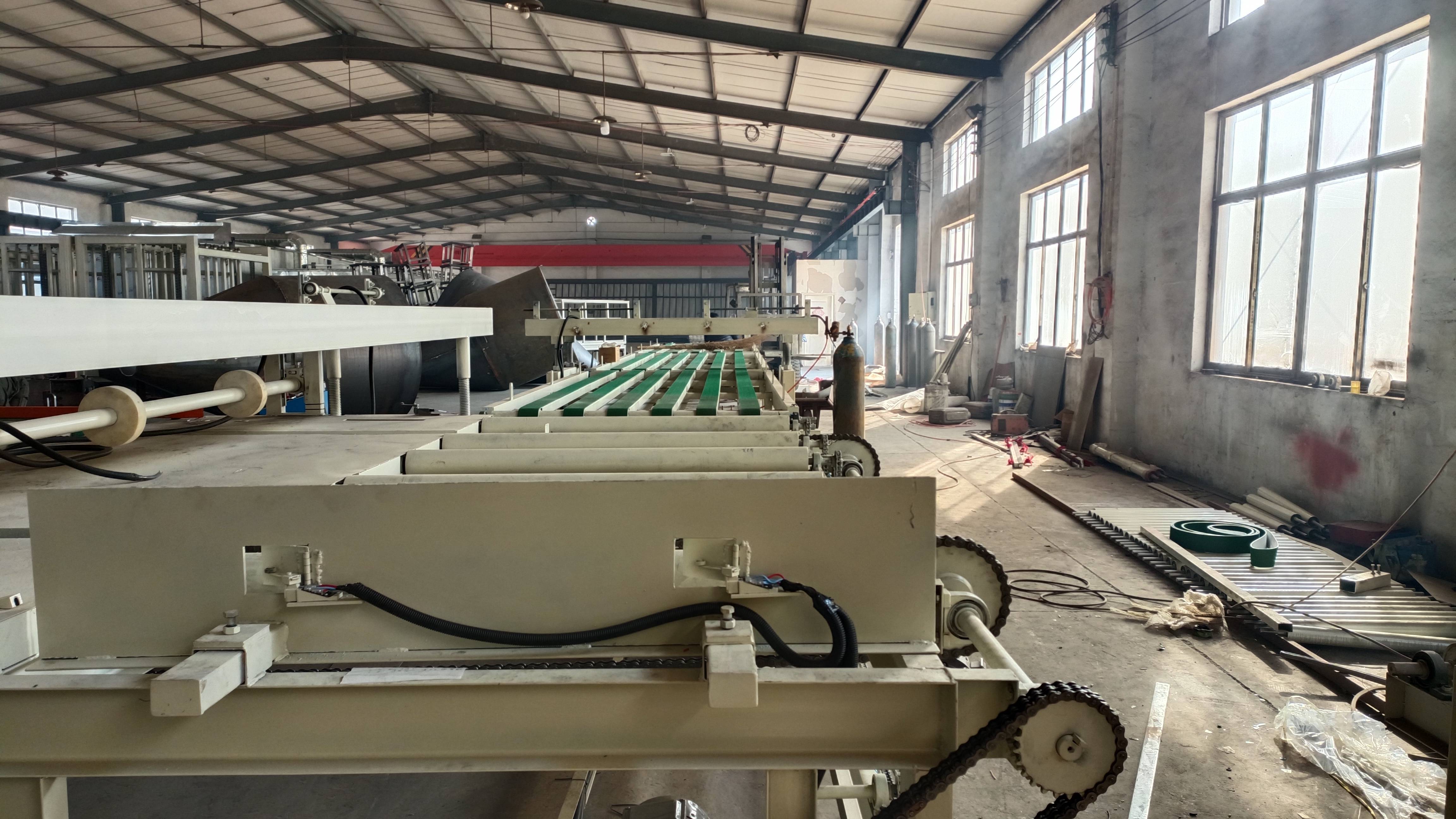 保温一体板设备读书是出路与做老板