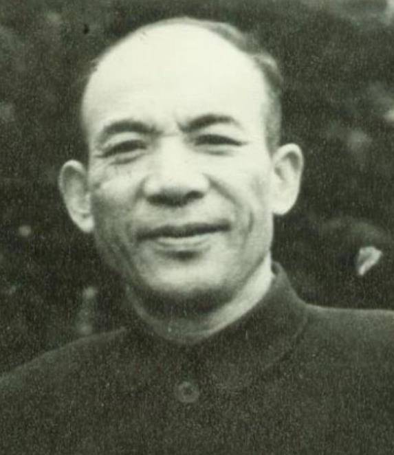 猾的戴笠也没有发现,一次宴会上,戴笠还特意问余祥琴:"哪一个是李时雨