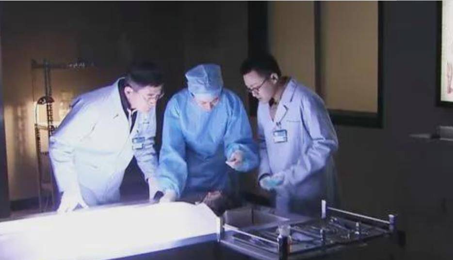 死刑前他闭上了双眼,被抓之前还曾叫嚣:只有天王老子才能审判我_陈平