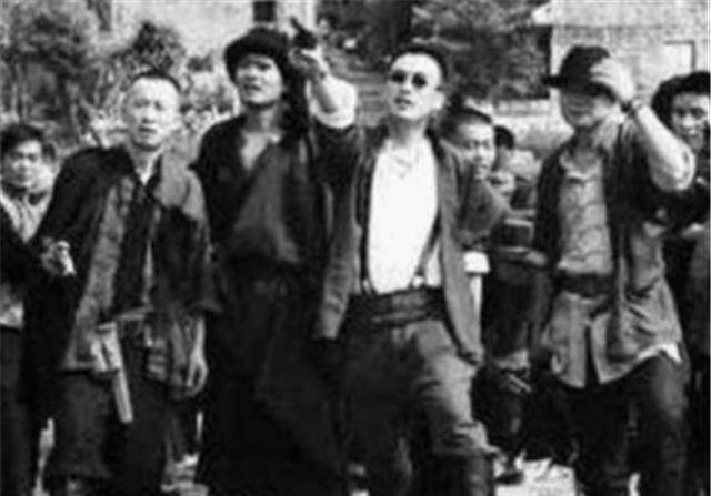 搬砖工自称神枪手,无意间暴露真实身份,被捕后判死刑_匡三_李绍斌