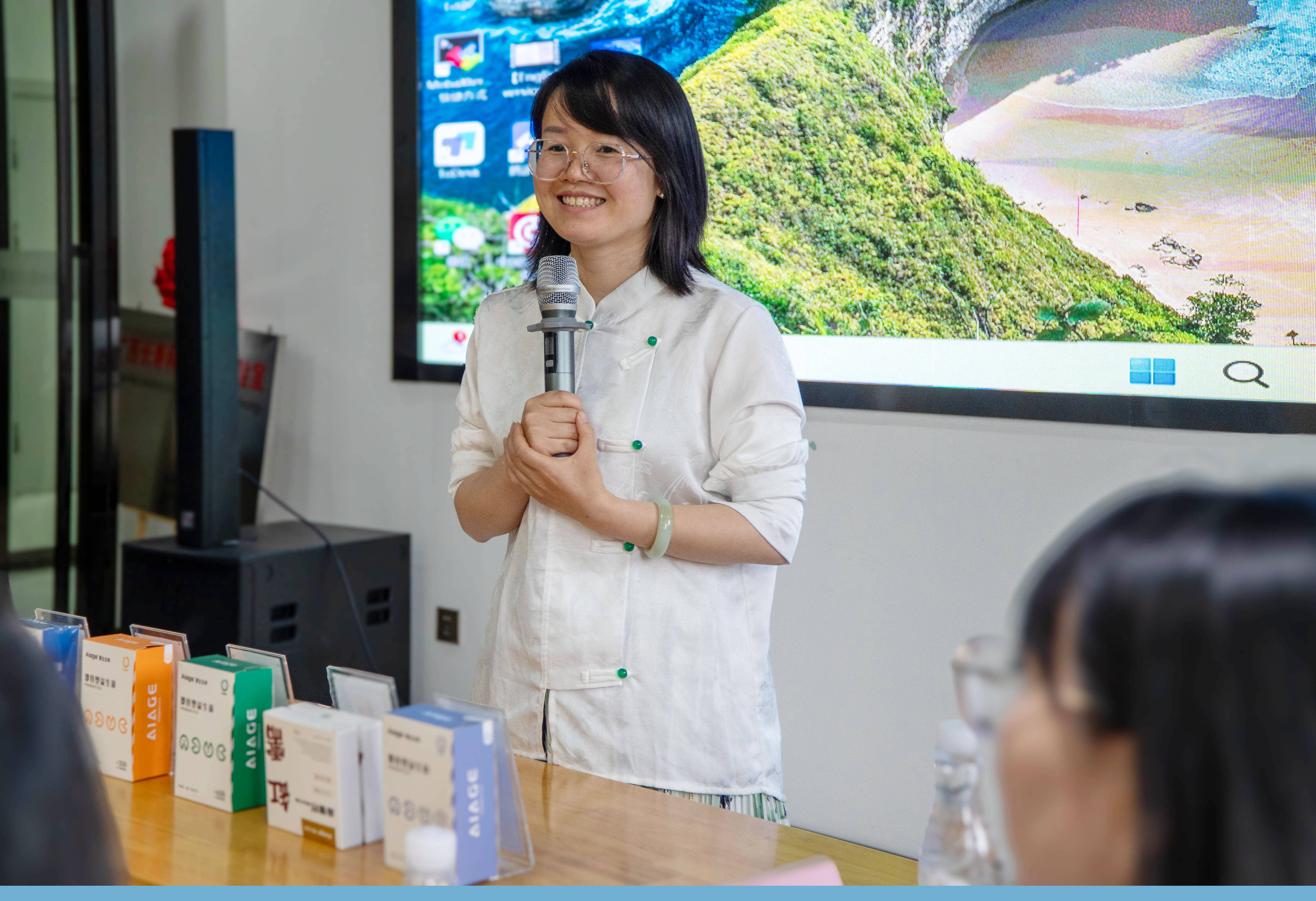 广西医科大学师生来访爱生生命开展长寿科技学习交流