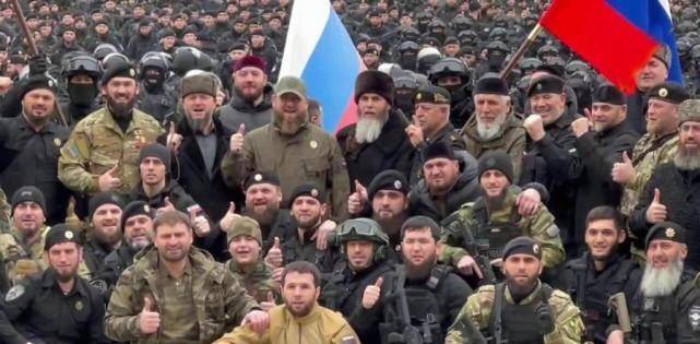 原创投之以桃报之以李车臣总统卡德罗夫多次向普京请缨出兵乌克兰