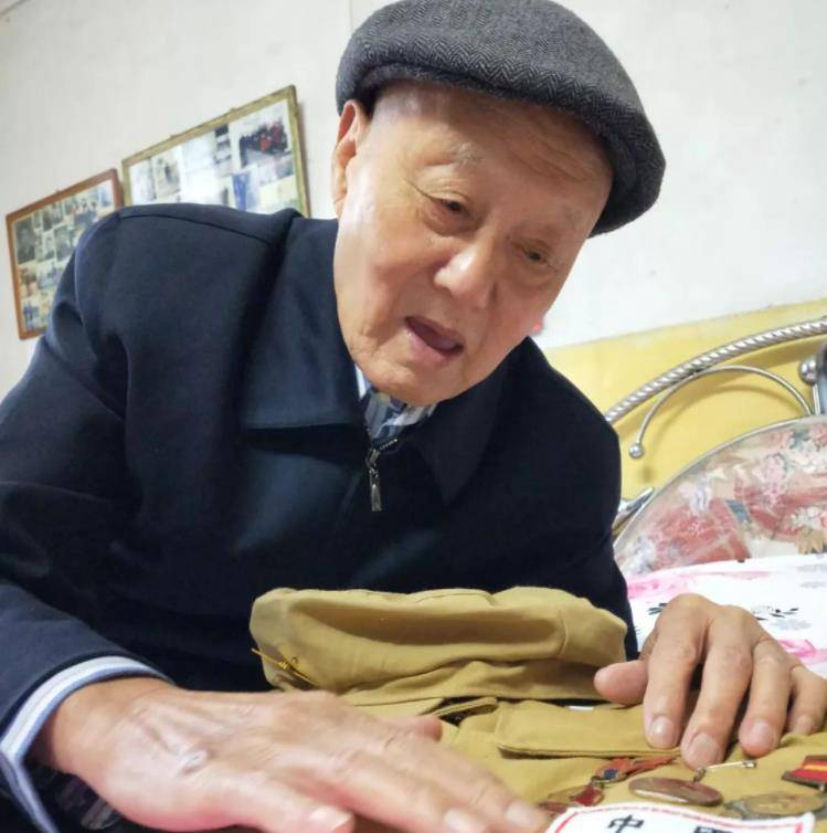 原创独腿老兵张富清尘封功绩64年2018年采集信息身份意外曝光