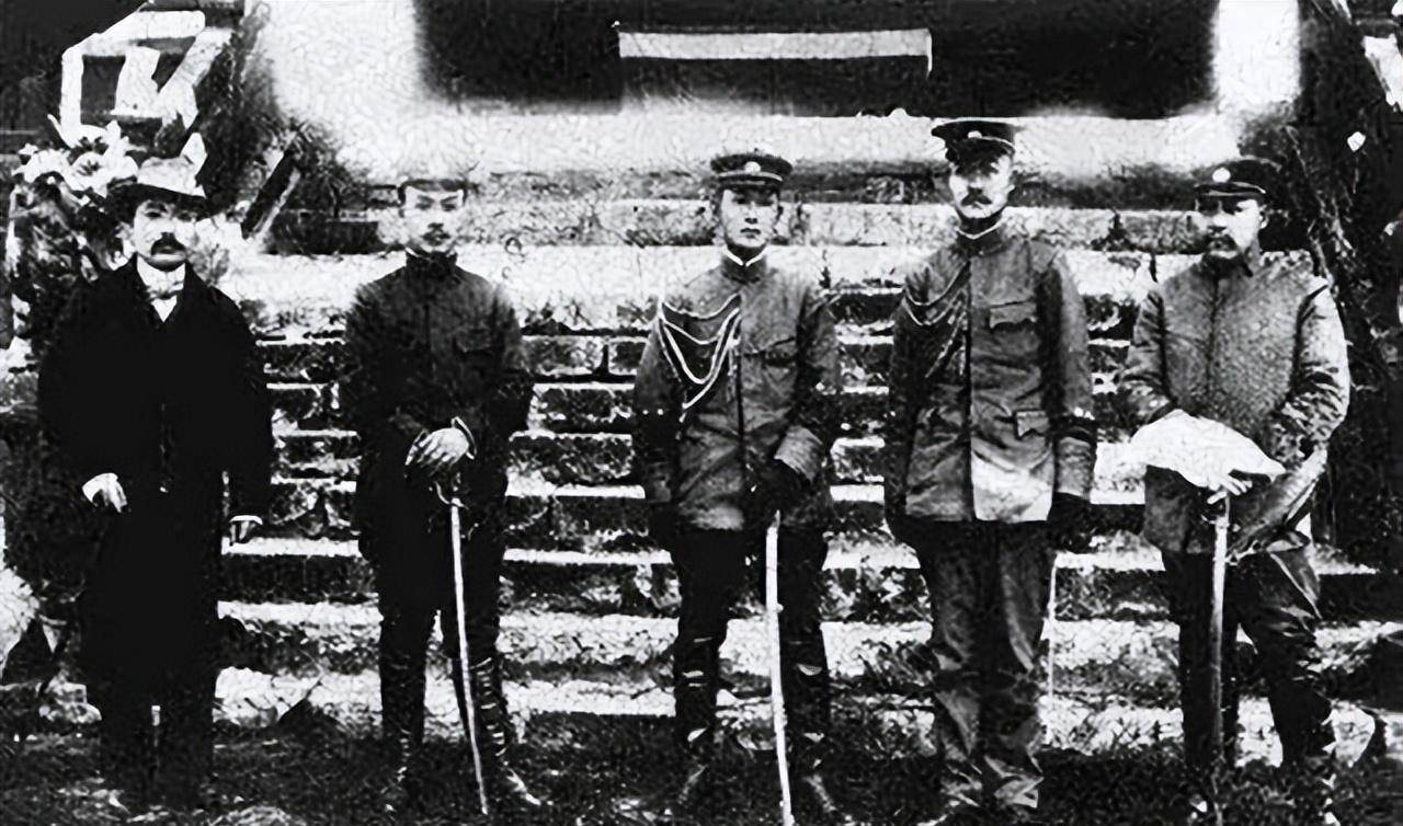 锅炉工娶了个时髦女人不做家务爱打扮至死不说自己真实身份