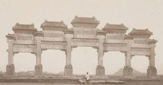 原创看清朝末期的十三陵照片就知道清朝是怎样看待明朝的了