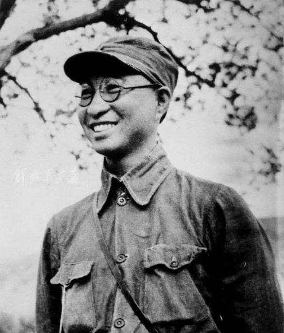 作战勇猛又高大帅气的周希汉有了一个外号"赵子龙",后来刘伯承知道了