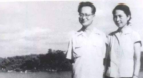 原创原创沈从文与学生张兆和结婚55年他爱尽半生无果逝世后才获理解